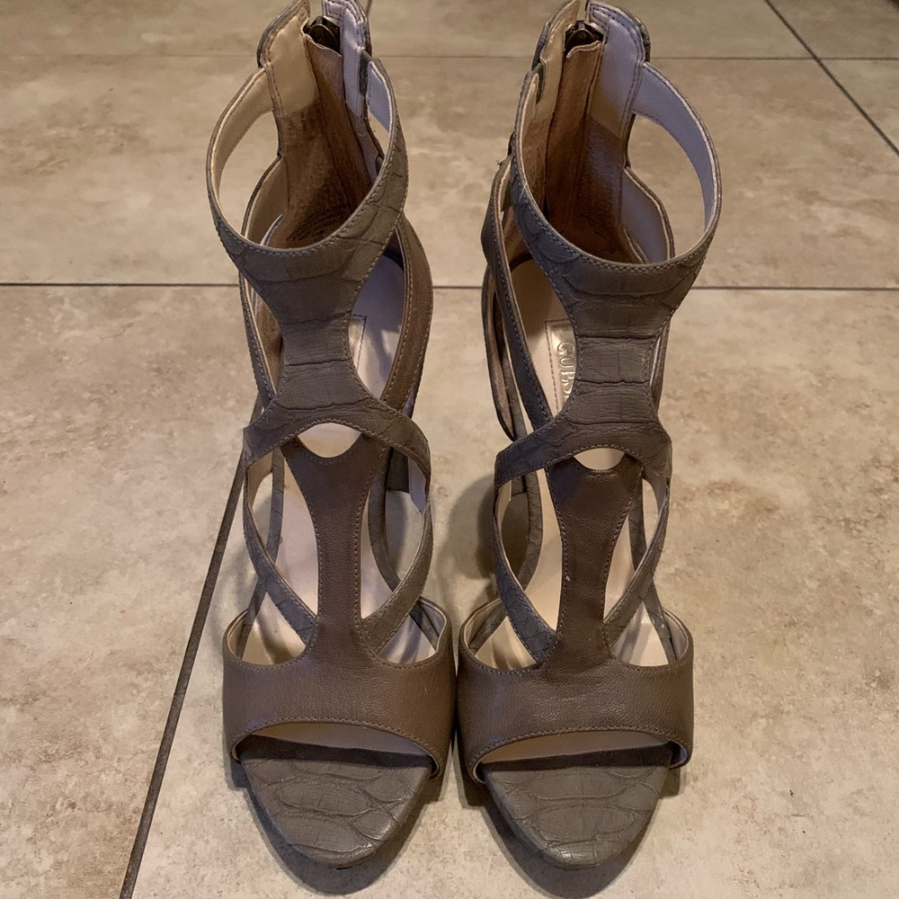 Guess Arely Open-Toe Leather Olive Green Heels - Picture 2 of 6